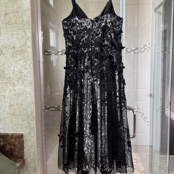 Dress the Population Tahani Sequin Floral Appliqué Cocktail Dress-sz medium-NWT - Picture 5 of 10